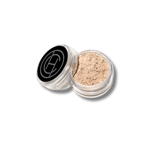 Chantal Hart sample jar of luxe loose mineral powder 1