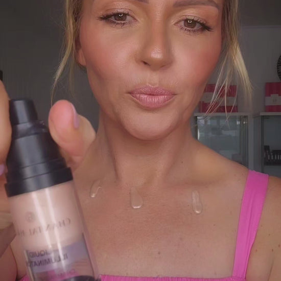 Chantal Hart using liquid mineral Illuminator on decolletage with a makeup brush 